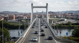 Os vehículos volven circular pola Pasaxe tras a caída do viaduto