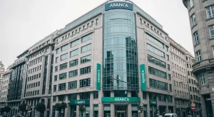 Abanca amplía o seu alcance ibérico e xa factura máis da metade fóra de Galicia