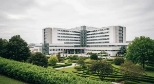 La lucha local contra el cáncer se reinventa: el modelo coruñés busca sumar al r