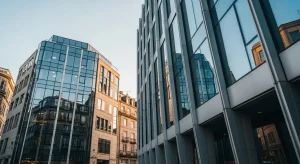 El auge inversor en Galicia redefine el papel del ahorro en la economía local