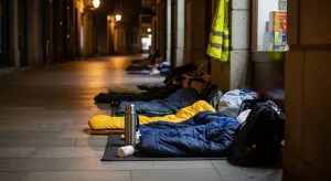 Voluntariado nocturno: la red invisible que sostiene a quienes carecen de techo