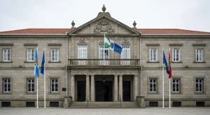 Rueda deja abierta la vuelta de un exconselleiro a la política gallega