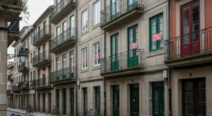 A vivenda de alugueiro en Santiago: ¿privilexio ou dereito?