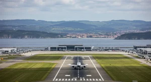La conectividad aérea, clave para el desarrollo turístico del sur de Galicia