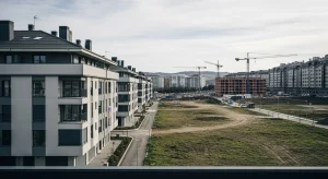 O reto oculto da vivenda en Galicia: pode a administración frear a escalada do solo urbano?