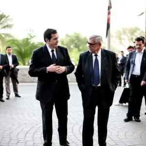 Aznar y Mayor Oreja chocan por si el PP debe ir con Vox