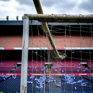 Viejas urgencias, nuevas dudas: el empate en Riazor reaviva preguntas sobre el proyecto blanquiazul