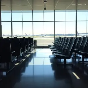 Santiago, en alerta: el cierre de Lavacolla golpea al turismo