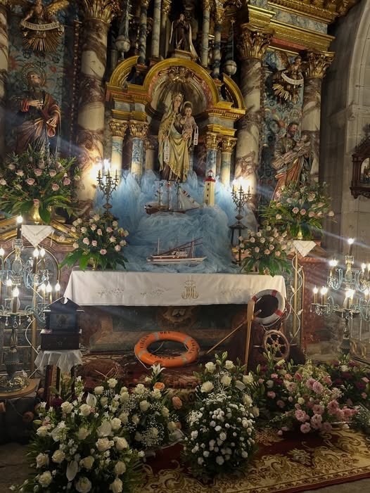 Cangas rinde emotivo homenaje a las gentes del mar en el Día de la Virgen del Carmen