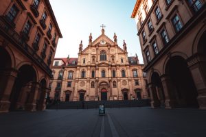 Ecos de Galicia: Un 3 de agosto tejido por la medicina, la política, el arte y l