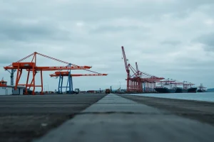 El puerto exterior de Ferrol conquista a SAIC: calado, ferrocarril y una ría con