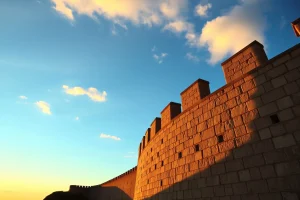 Lugo se rinde ante el cielo: la muralla, testigo de un eclipse que unió generaci